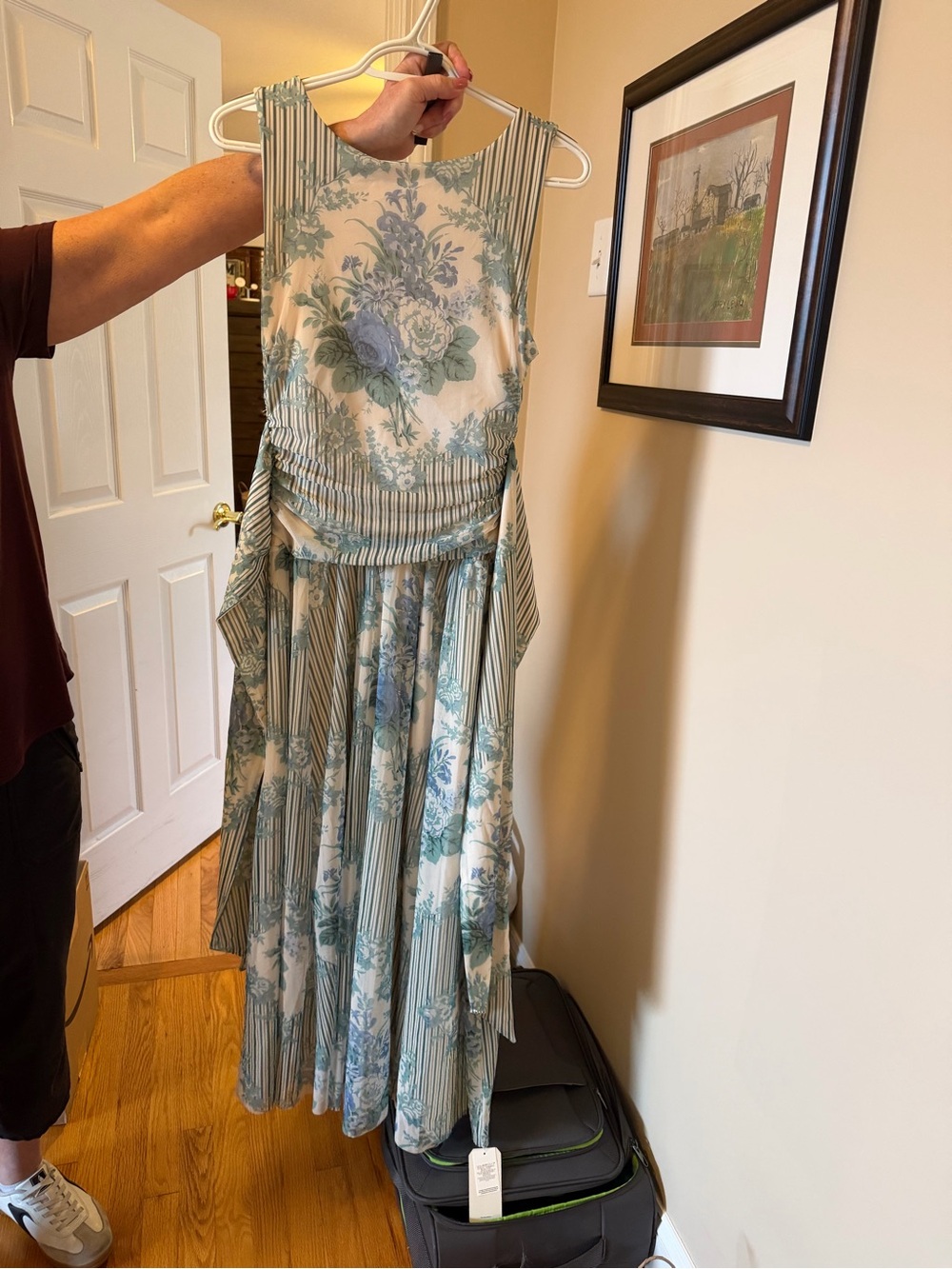 Abercrombie & Fitch Floral V-Neck Maxi Dress in Cream and Blue-Green - Picture 2 of 2